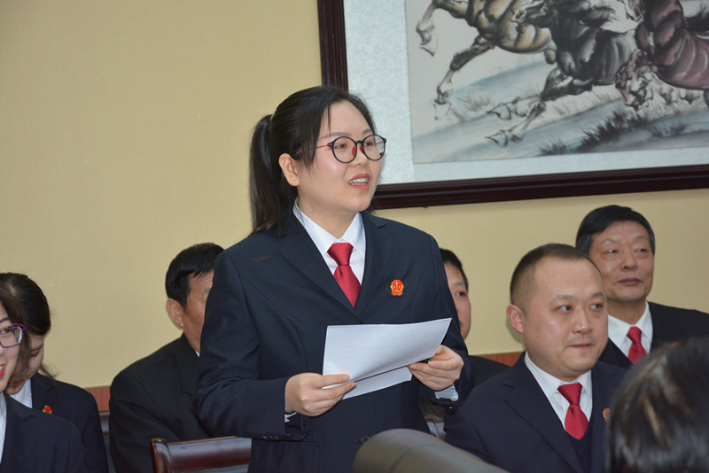 8干警代表发言_副本.jpg